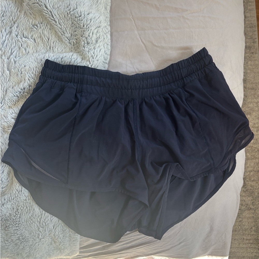 Lululemon Hotty Hot shorts size 6